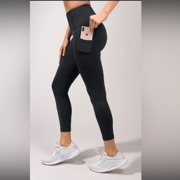 Yogalicious Lux Black High-Waisted Side Pocket Ankle Leggings Size Small New - Picture 1 of 7